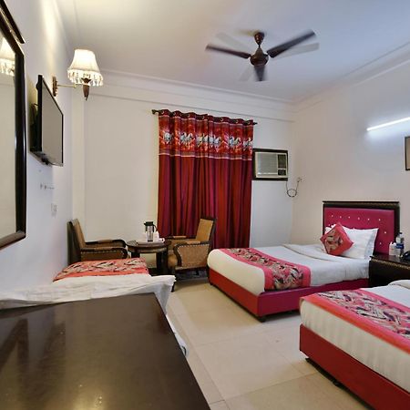 Family Spot Hotel นิวเดลี ภายนอก รูปภาพ