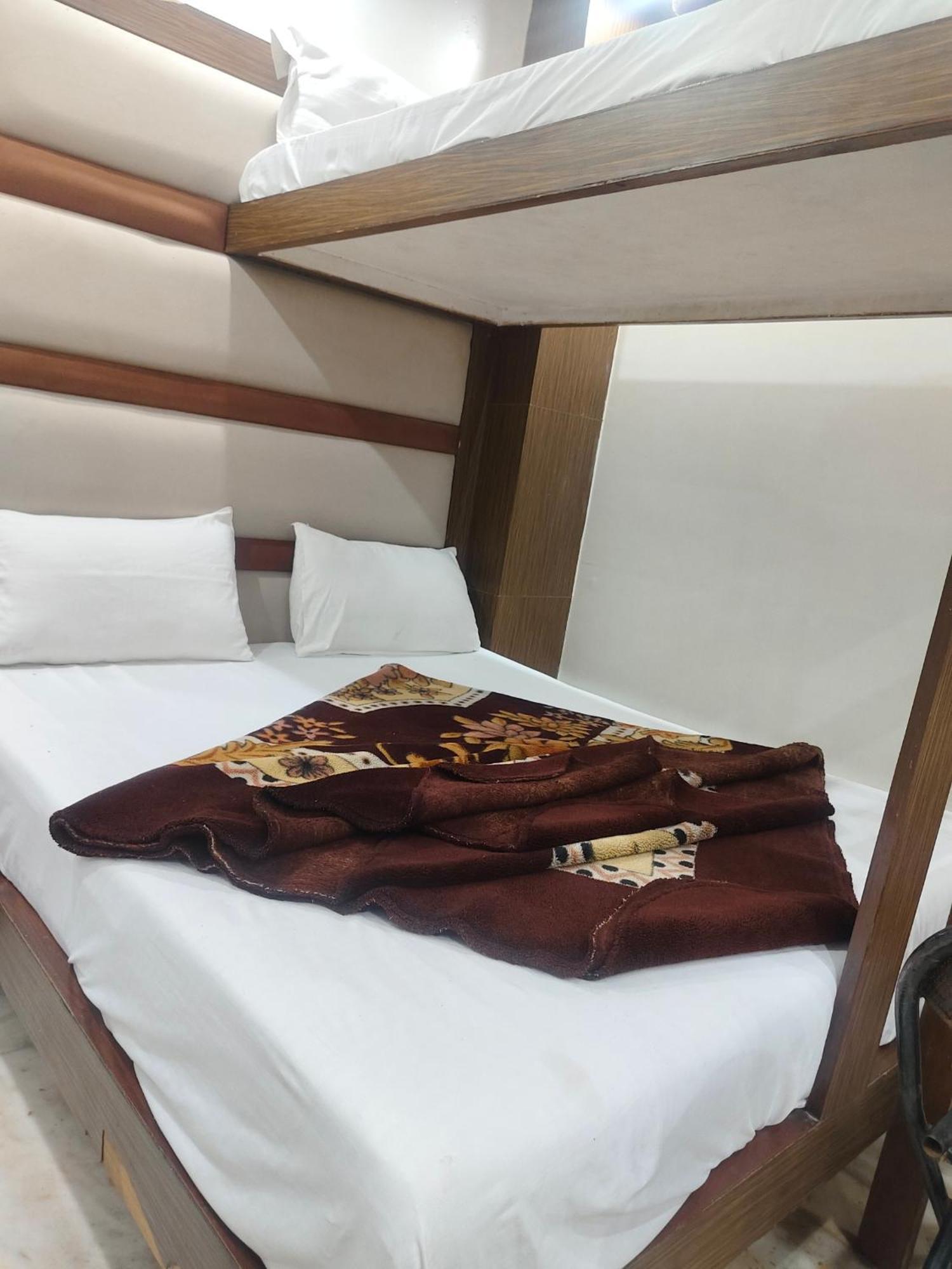 Family Spot Hotel นิวเดลี ภายนอก รูปภาพ