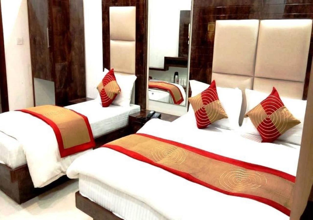 Family Spot Hotel นิวเดลี ภายนอก รูปภาพ