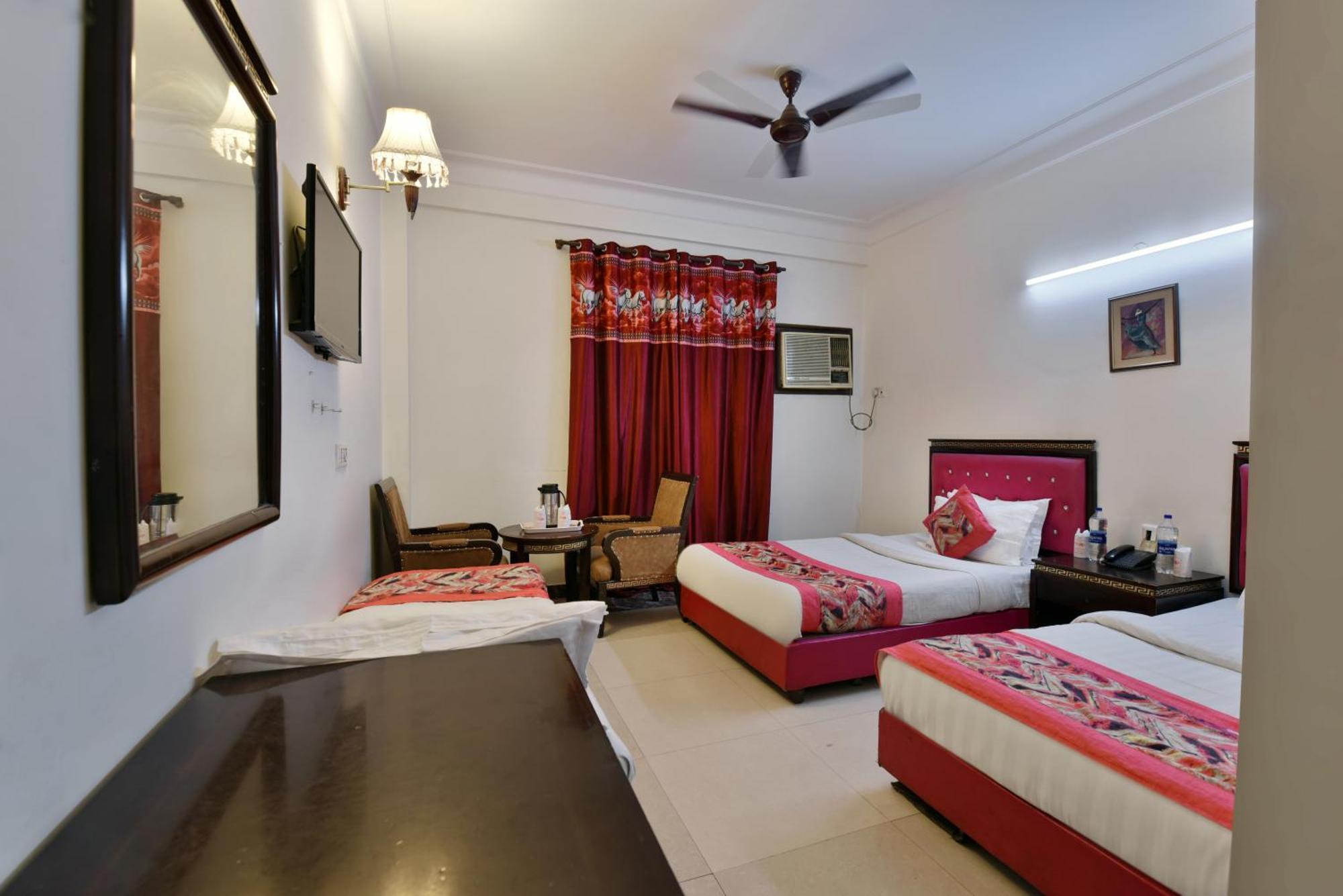 Family Spot Hotel นิวเดลี ภายนอก รูปภาพ