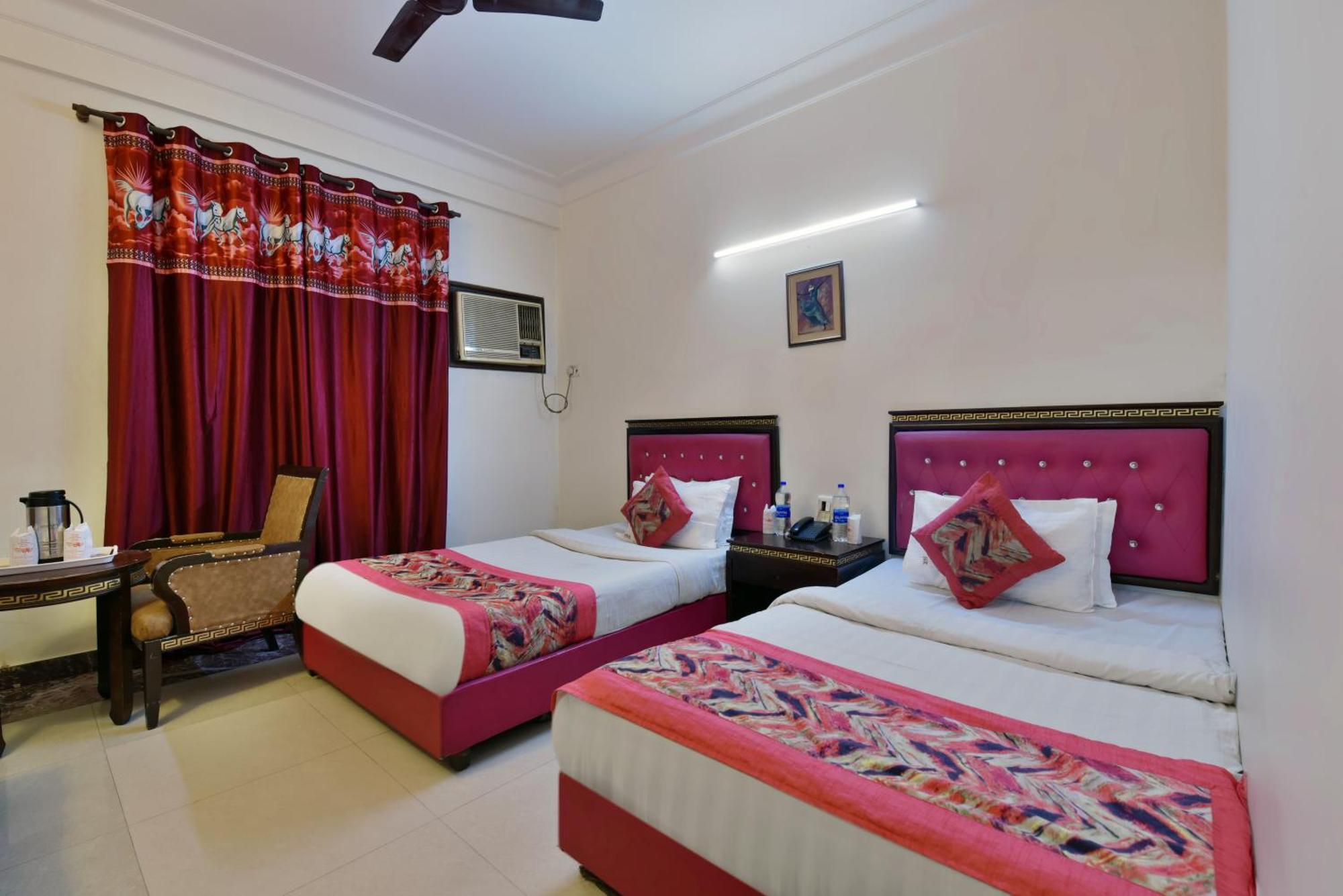 Family Spot Hotel นิวเดลี ภายนอก รูปภาพ